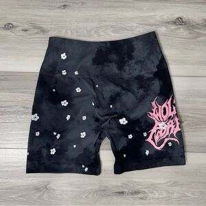 Darc Sport Black and Pink Wolf Graphic Leggings